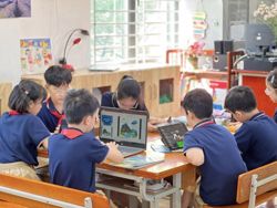 Tiếng Anh: Khoảng cách từ điểm thi đến năng lực thực