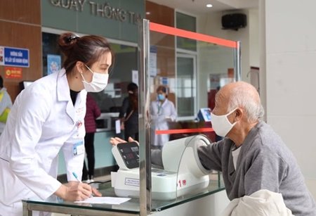 Mở rộng quyền lợi về khám chữa bệnh bảo hiểm y tế cho người yếu thế