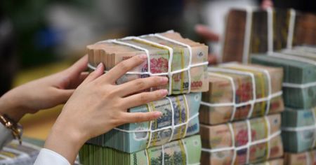Lãi suất ngân hàng ngày 17/8/2026: VCBNeo bất ngờ giảm lãi suất tiền gửi đến 0,8%/năm