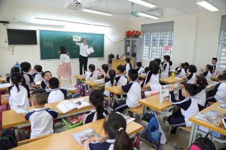 Đề xuất 3 mức độ đưa tiếng Anh thành ngôn ngữ thứ hai trong trường học