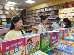 Miễn phí sách giáo khoa: Đầu tư cho phát triển giáo dục bền vững - Bài 1: Lộ trình miễn phí sách giáo khoa