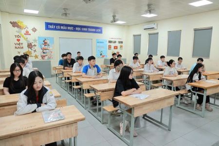 Chuẩn bị điều kiện thí điểm thi tốt nghiệp THPT trên máy tính từ năm 2027