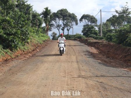 Đắk Phơi: Mở đường xây dựng nông thôn mới