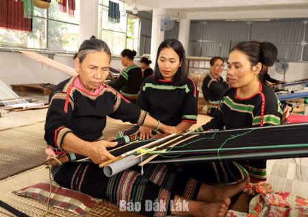 Giữ sắc màu truyền thống