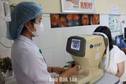 Đừng để cận thị “lớn” cùng trẻ