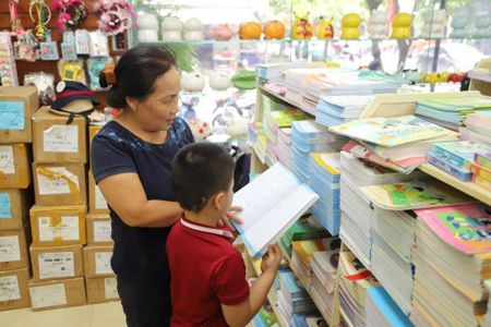 Thiếu sách giáo khoa năm học 2026-2027: Vì sao nhu cầu tăng đột biến?