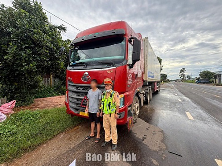 Phát hiện tài xế xe đầu kéo dương tính với chất ma túy