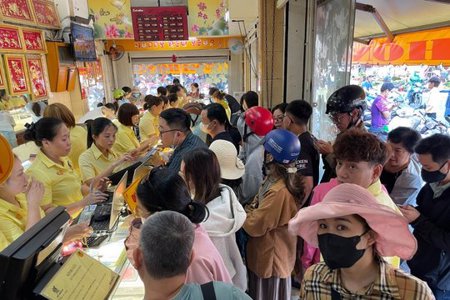 Cập nhật giá vàng sáng 4/9/2026: SJC, nhẫn trơn 9999 BTMC DOJI Phú Quý thứ Sáu