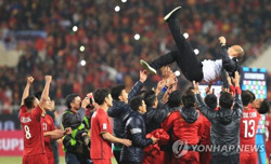 Tuyển Việt Nam và thầy Park được ca ngợi kỷ lục ấn tượng ở AFF Cup