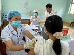 Không chủ quan với Covid-19 trong dịp Tết