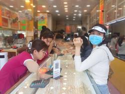 Giá vàng hôm nay 12-10: Vàng thế giới tăng tiếp