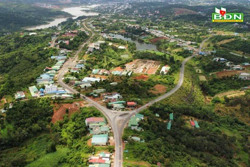 Xe dưới 7 tấn được chạy qua đoạn sụt lún trên đường Hồ Chí Minh ở Gia Nghĩa