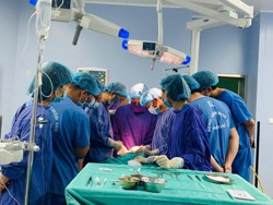 Hoại tử mí mắt vì làm đẹp