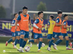 Tuyển Việt Nam kiếm tìm chiến thắng