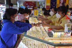 Giá vàng hôm nay 17-11: USD “bốc hơi” dữ dội, vàng tăng mạnh