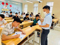 Thi tốt nghiệp THPT 2025: Vì sao Lịch sử không được đa số ủng hộ là môn bắt buộc?