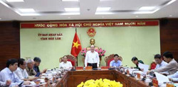 Thành viên UBND tỉnh góp ý các nội dung trình kỳ họp HĐND tỉnh