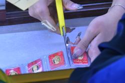 Giá vàng hôm nay 15-12: Vàng tiếp tục “leo thang”