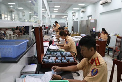 Lệ phí cấp mới giấy chứng nhận đăng ký, biển số ô tô, xe máy
