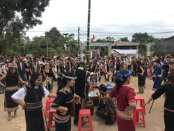 Bảo tồn văn hóa gắn với phát triển du lịch