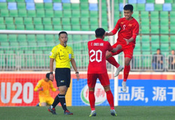Văn Khang, Quốc Việt lên tập trung với U23
