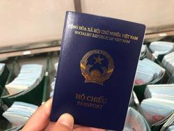 Bộ Công an đề xuất sửa luật, thêm "nơi sinh" vào hộ chiếu