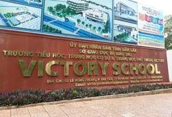 Đánh học sinh, 1 thầy giáo bị cho thôi việc