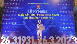 Cán bộ Đoàn thanh niên Công an tỉnh Đắk Lắk nhận Giải thưởng Lý Tự Trọng năm 2023