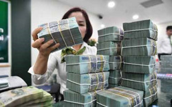 Lãi cho vay giảm chậm