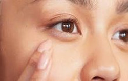 Những mẹo khiến bọng mắt biến mất