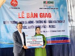 Bàn giao Điểm trường buôn Ea Nông - trường Mẫu giáo Hoa Thiên Lý tại xã Vụ Bổn