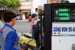 Hàng hóa có hạ nhiệt theo giá xăng?