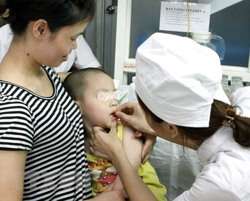 Triển khai chiến dịch cho trẻ em uống Vitamin A trên toàn quốc
