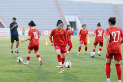 U20 nữ Việt Nam làm quen sân thi đấu Giải U20 nữ Asian Cup