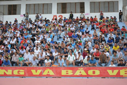 Sân vận động Buôn Ma Thuột mở cửa tự do đón khán giả
