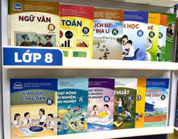 Sách giáo khoa cho năm học mới: Tăng cường hệ thống bán lẻ, bán hàng trực tuyến