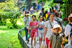 Ngày 29/6, nắng nóng bao trùm Trung Bộ, Bắc Bộ