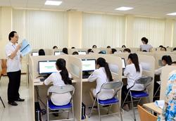 Tuyển sinh đại học 2023: Băn khoăn điểm chuẩn đánh giá năng lực