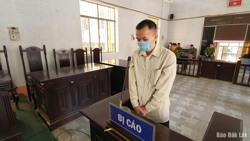 Nghi vợ ngoại tình, dùng dao đâm 2 người đàn ông rồi tự sát