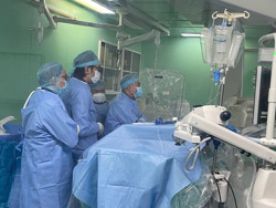 Bác sĩ cảnh giác việc đau nửa đầu, đau quanh hốc mắt
