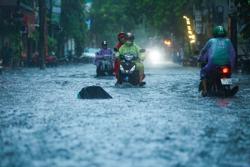 Mưa to khắp nơi trên cả nước, đe doạ ngập lụt, sạt lở đất