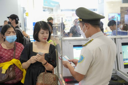 Những hành khách nào sử dụng VNeID làm thủ tục đi máy bay?