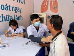 75% người bệnh phát hiện ung thư phổi ở giai đoạn muộn