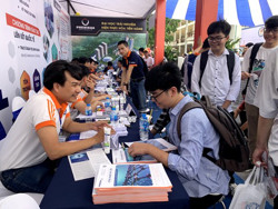 Nhiều trường đại học dự kiến không tăng học phí trong năm 2023 – 2024