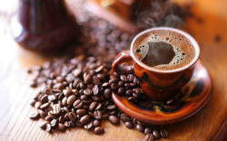 Uống cà phê giúp… ngủ ngon hơn?