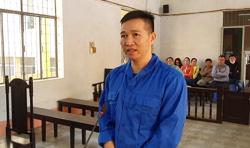 Thấy người tình ngồi trên xe người đàn ông khác, ra tay đâm điên cuồng