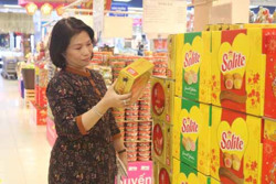Hàng Tết đã lên kệ