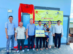 Trao nhà tình thương cho trẻ em có hoàn cảnh khó khăn tại huyện Lắk