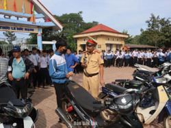 Kết thúc tháng cao điểm, tỉnh Đắk Lắk lập biên bản hơn 2.200 học sinh vi phạm giao thông