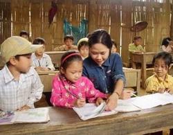 Tăng lương để cải thiện đời sống đội ngũ nhà giáo